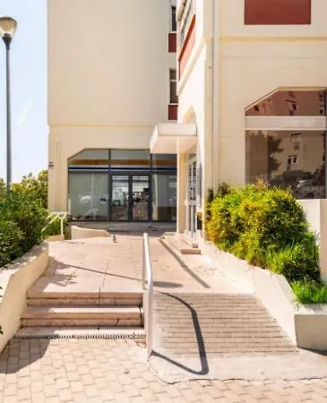 דירה Elevated Elegance Mesmerizing Seaside Penthouse *