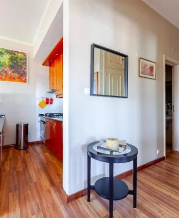 Elevated Elegance Mesmerizing Seaside Penthouse דירה *